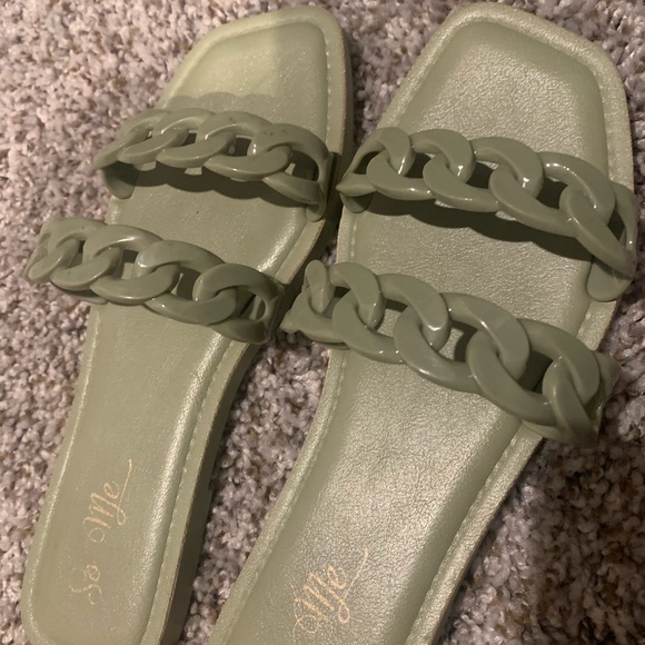 Chain me Olive - Picture 2 of 4